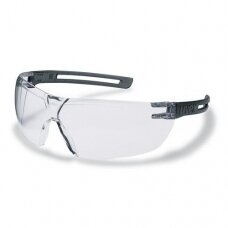 Apsauginiai akiniai Uvex X-Fit, skaidri panoraminė linzė, supravision sapphyre (nesibraižo iš abiejų pusių) padengimas. Pilkos skaidrios kojelės