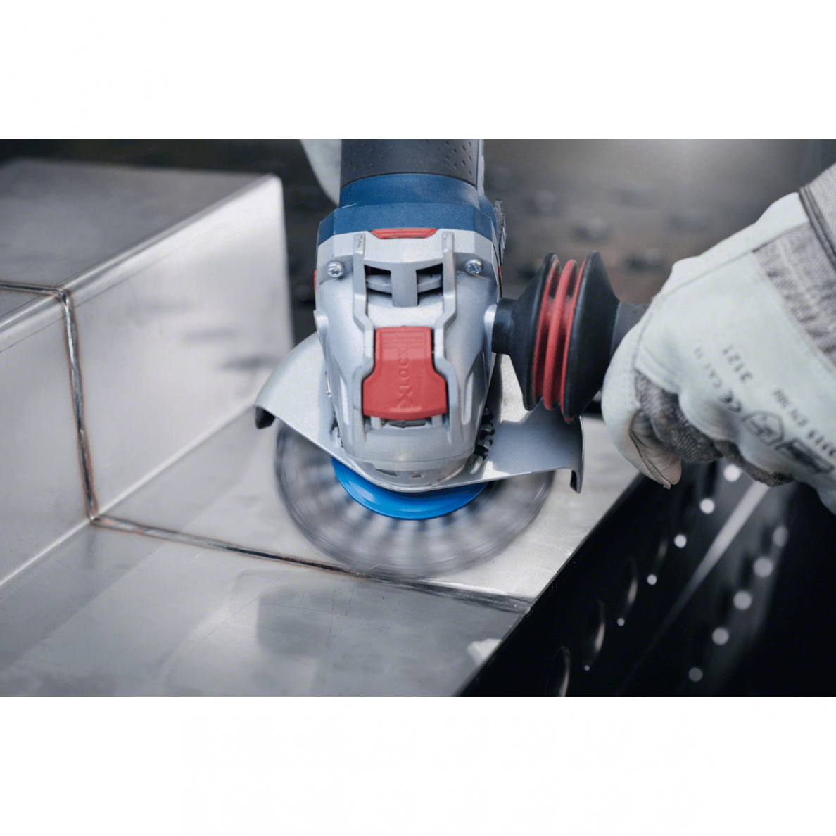 BOSCH nerūdijančio plieno šepetys "Heavy for Inox" 115mm 2 BOSCH nerūdijančio plieno šepetys "Heavy for Inox" 115mm 2