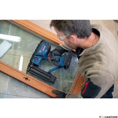 Bosch  GNH 18V-50 M Akumuliatorinė viniakalė medienai Solo, Carton