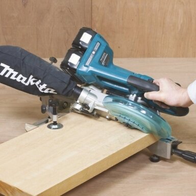Makita DLS714NZ skersavimo pjūklas (2x18V Li-ion Be akumuliatorių ir kroviklio) Makita DLS714NZ skersavimo pjūklas (2x18V Li-ion Be akumuliatorių ir kroviklio)