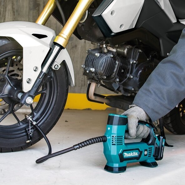 MAKITA MP100DZ Akumuliatorinis kompresorius (12V be akumuliatorių ir kroviklio) 2 MAKITA MP100DZ Akumuliatorinis kompresorius (12V be akumuliatorių ir kroviklio) 2