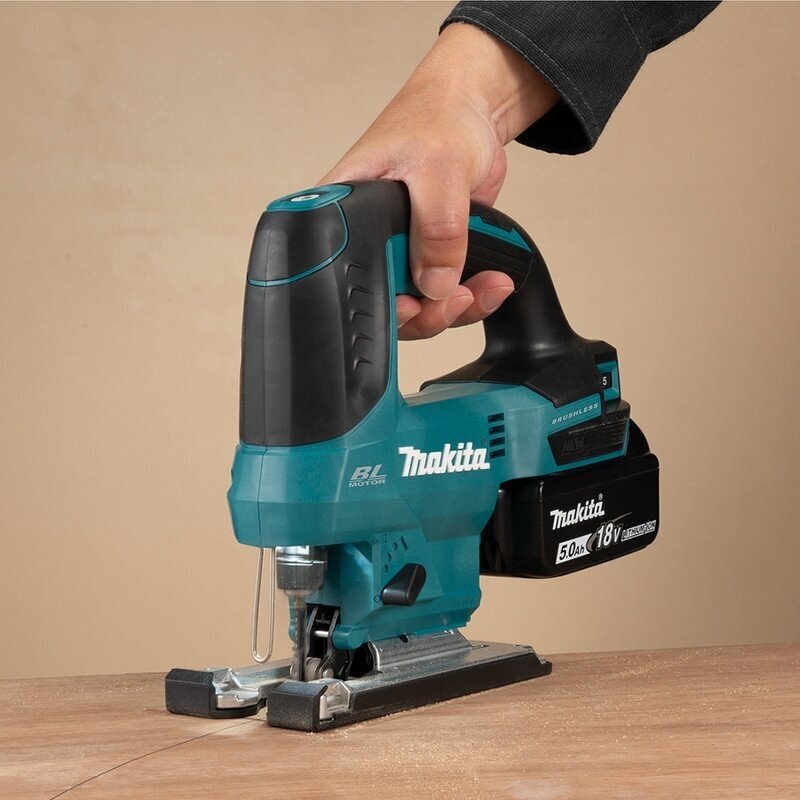 Makita DJV184RF1J Akumuliatorinis siaurapjūklis (18V 1x3Ah + kroviklis) 1 Makita DJV184RF1J Akumuliatorinis siaurapjūklis (18V 1x3Ah + kroviklis) 1