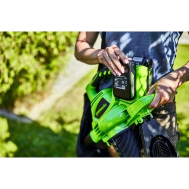 Greenworks GD24X2BVK4X PŪSTUVAS/SURINKTUVAS (2X24V du 4Ah akumuliatoriai ir kroviklis) Greenworks GD24X2BVK4X PŪSTUVAS/SURINKTUVAS (2X24V du 4Ah akumuliatoriai ir kroviklis)