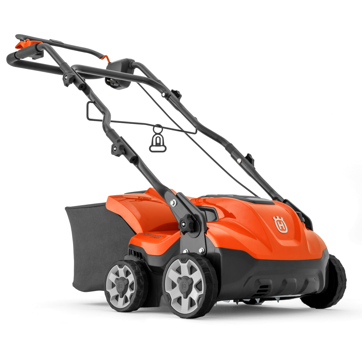 Skarifikatorius „Husqvarna S 138C” Skarifikatorius „Husqvarna S 138C”